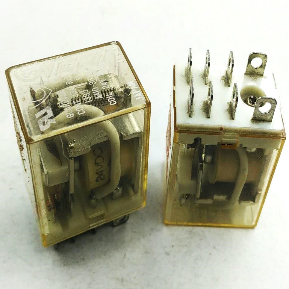 رله شیشه ای 24 ولت 13 آمپر 8 پایه کد A410-365372-13 رله شیشه ای 24 ولت 13 آمپر 8 پایه کد A410-365372-13