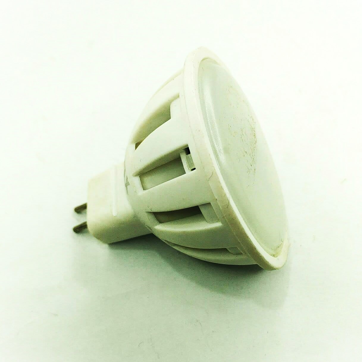 لامپ LED توکار 5 وات 220 ولت سوزنی مهتابی لامپ LED توکار 5 وات 220 ولت سوزنی مهتابی