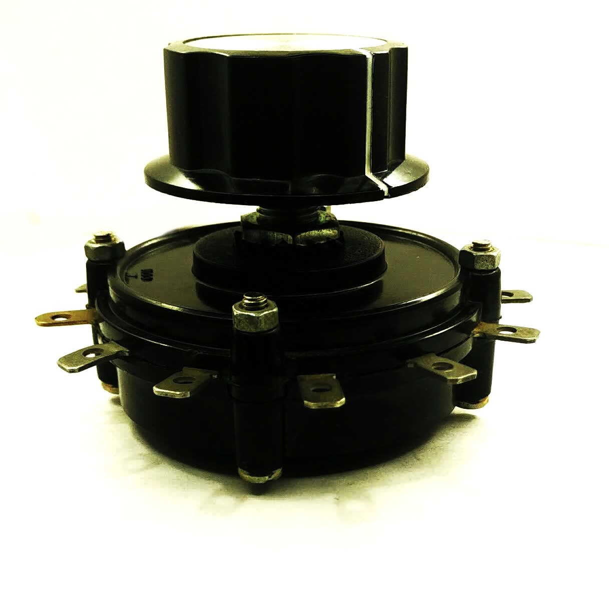 سلکتور سوئیچ 11 حالته صنعتی یک طبقه متوسط بهمراه سرکلید سلکتور سوئیچ 11 حالته صنعتی یک طبقه متوسط بهمراه سرکلید